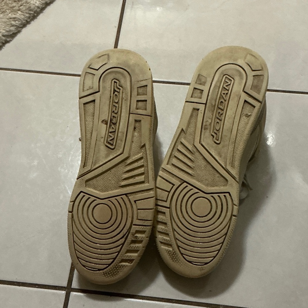 Spizike Jordan Sneaker Shoes Coconut Cream Color - Picture 3 of 9